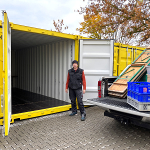 Robert Feinäugle vom Tierschutzverein Pfungstadt vor SB-Lagerbox