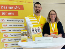 Diana Dequis und Justin Vetter auf der Job- und Ausbildungsmesse in Kranichstein